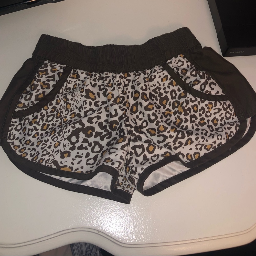 LEOPARD PRINT SHORTS - Picture 2 of 5